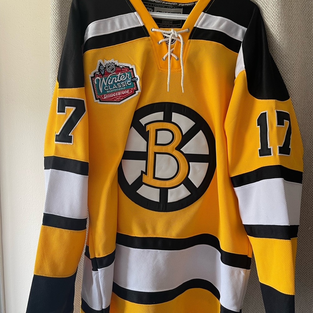 Lucic Reebok winter classic jersey